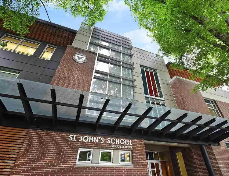 St. John's School på SchoolAdvice.net